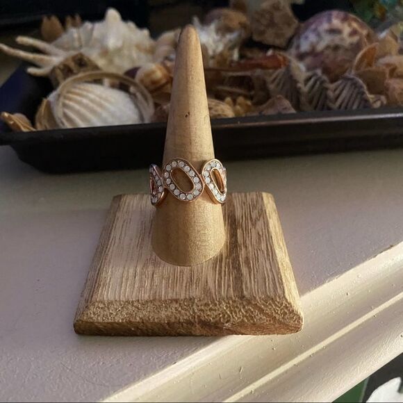 Rose Gold Brass Ring With Aurora Borealis Crystals Sizes 7,8,9,10 - Picture 2 of 6